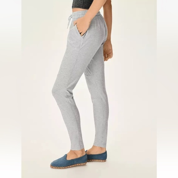 Outdoor Voices CloudKnit Athleisure Jog Pants Joggers Fog Grey Small Fall Casual - Picture 3 of 10